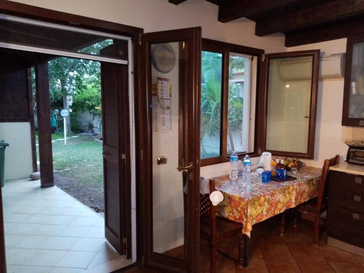 Brezza Di Mare Appartamento In Villa Con Giardino E Spiaggia ,Casa Vacanze Al Mare Quartu SantʼElena Buitenkant foto